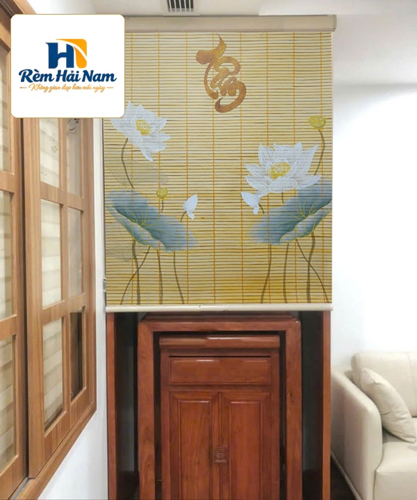 Rèm giả trúc in hoa sen che bàn thờ, phòng thờ