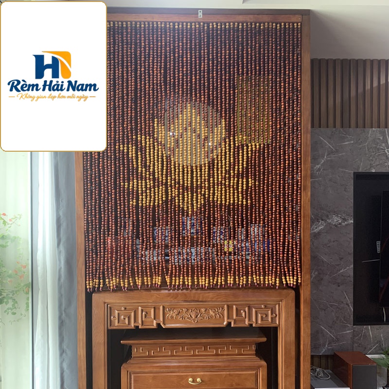 Rèm che bàn thờ chung cư đẹp bằng hạt gỗ RHG80