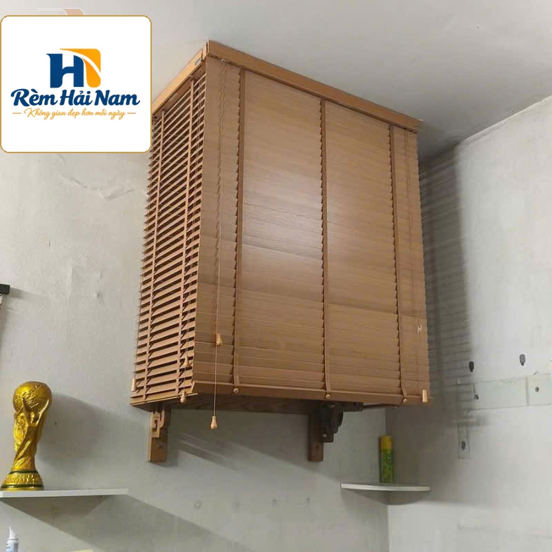 Rèm sáo gỗ che bàn thờ RGBT19